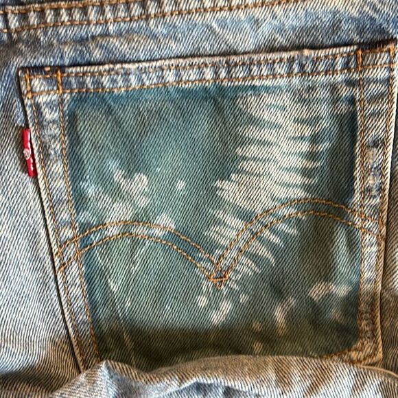Levi's 501 specialty painted jeans shorts leaf print size 27 - Picture 4 of 4